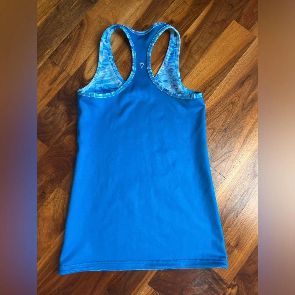 Ivivva reversible tank, EUC